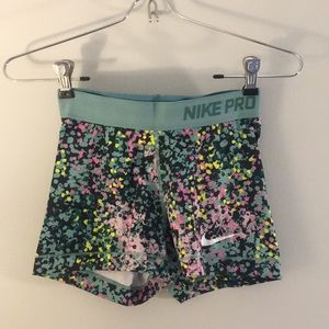 Multi color Nike Pro 🌟 XS dri fit